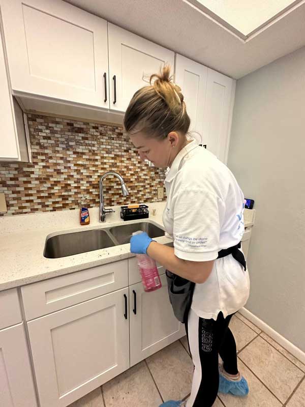 Wow-Now-Cleaning---kitchen-cleaning